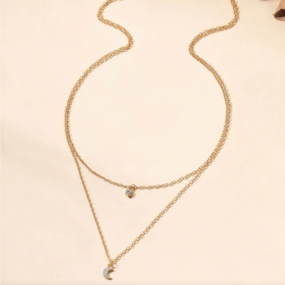⚠️Clearance Gold Moon and Star Pendant Necklace - Picture 2 of 6